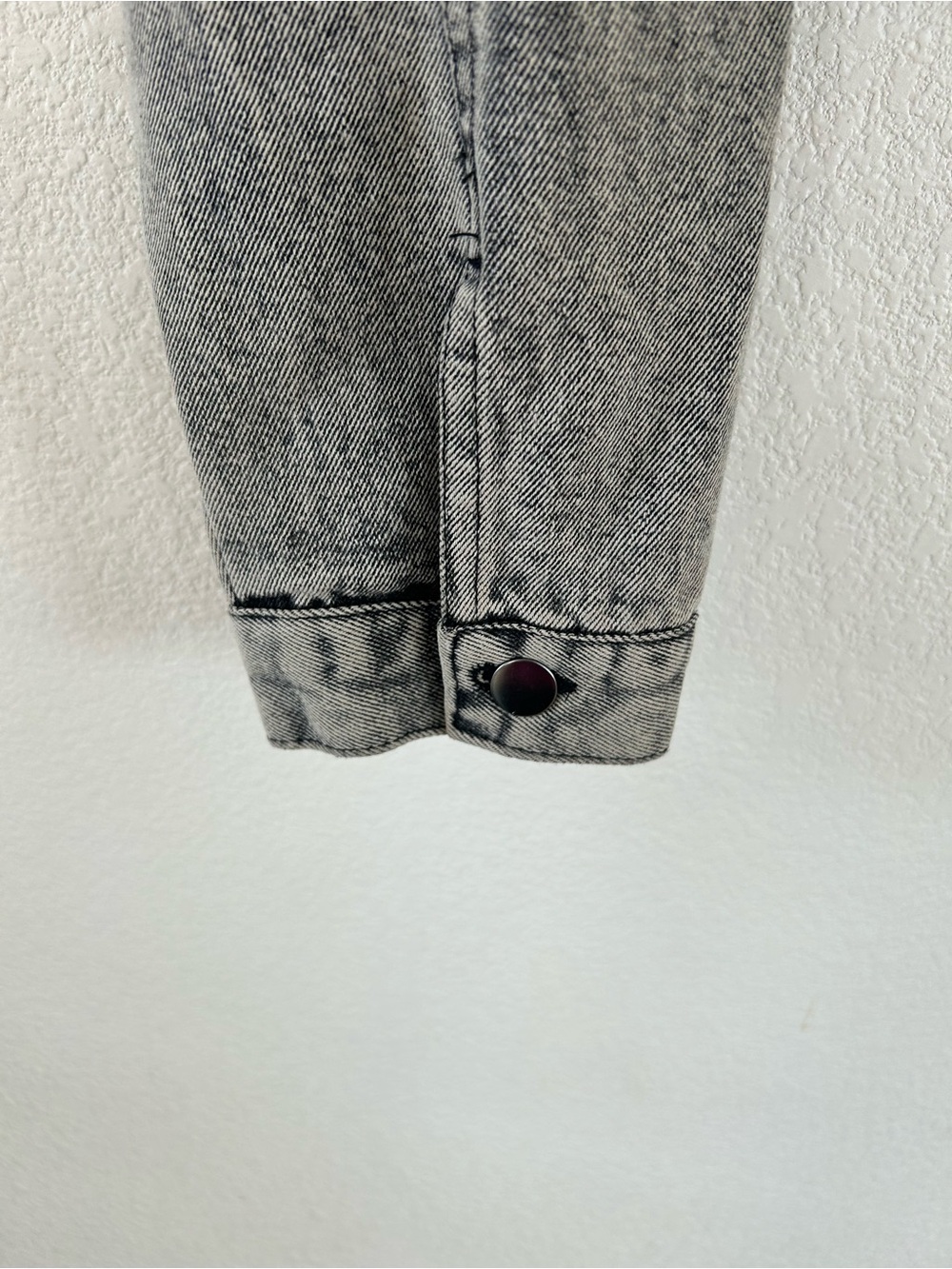 Fashion Nova Washed Gray Cropped Hooded Denim Jacket - Picture 4 of 10